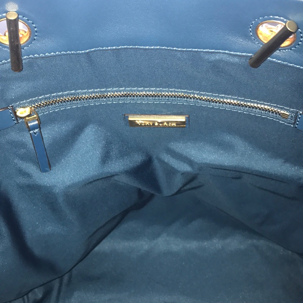 🎉HP🎉NWT Tory Burch Medium Fleming Tote w/dustbag - Picture 7 of 8